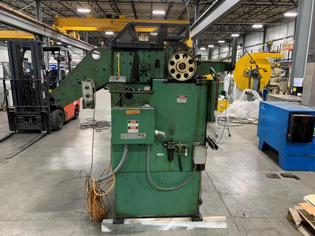32" x .11" Minster #MEF5-32, servo feeder, 5" feed roll, entry cascade loop support rollers, adj passline - Image 4
