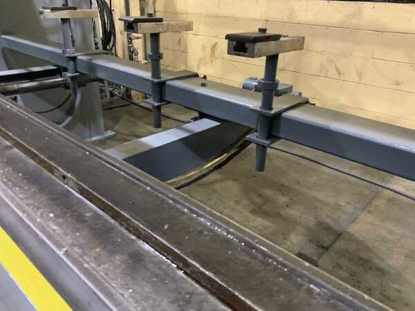 240 Ton, Betenbender #10-240T, hydraulic press brake, 10' overall, 102" between housing, 6" stroke, 30 HP - Image 9