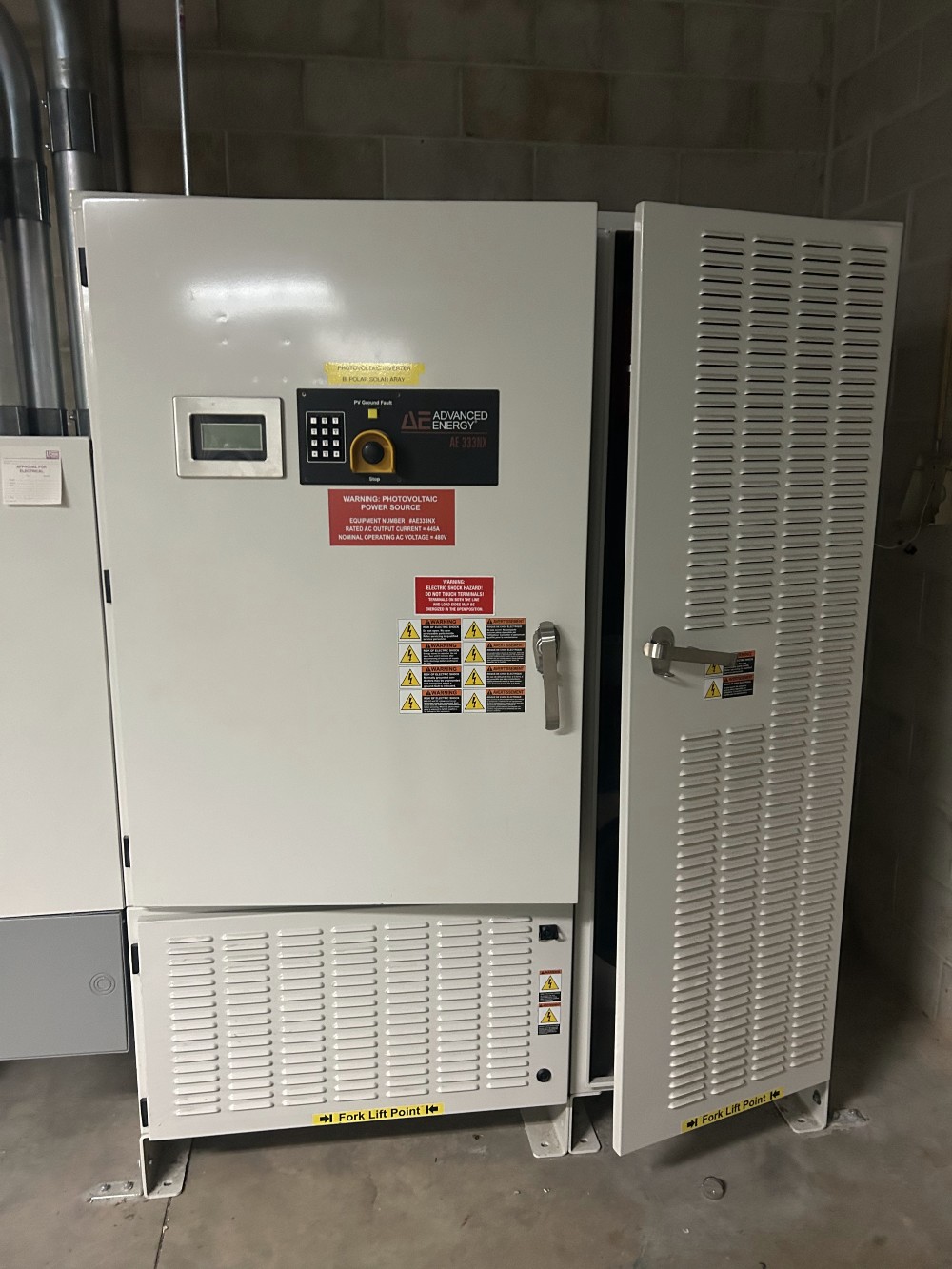 Advanced Energy Solaron #333NX, 333 kW Utility PV Inverter 480 VAC, 2014 - Image 1