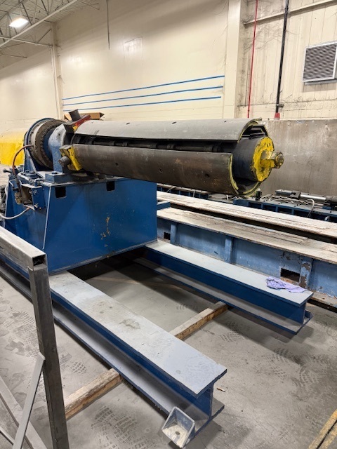 20000 lb. McKay, uncoiler, 22" ID, 84" outside dimensions, 67" width, 4 leaf mandrel, powered - Image 2