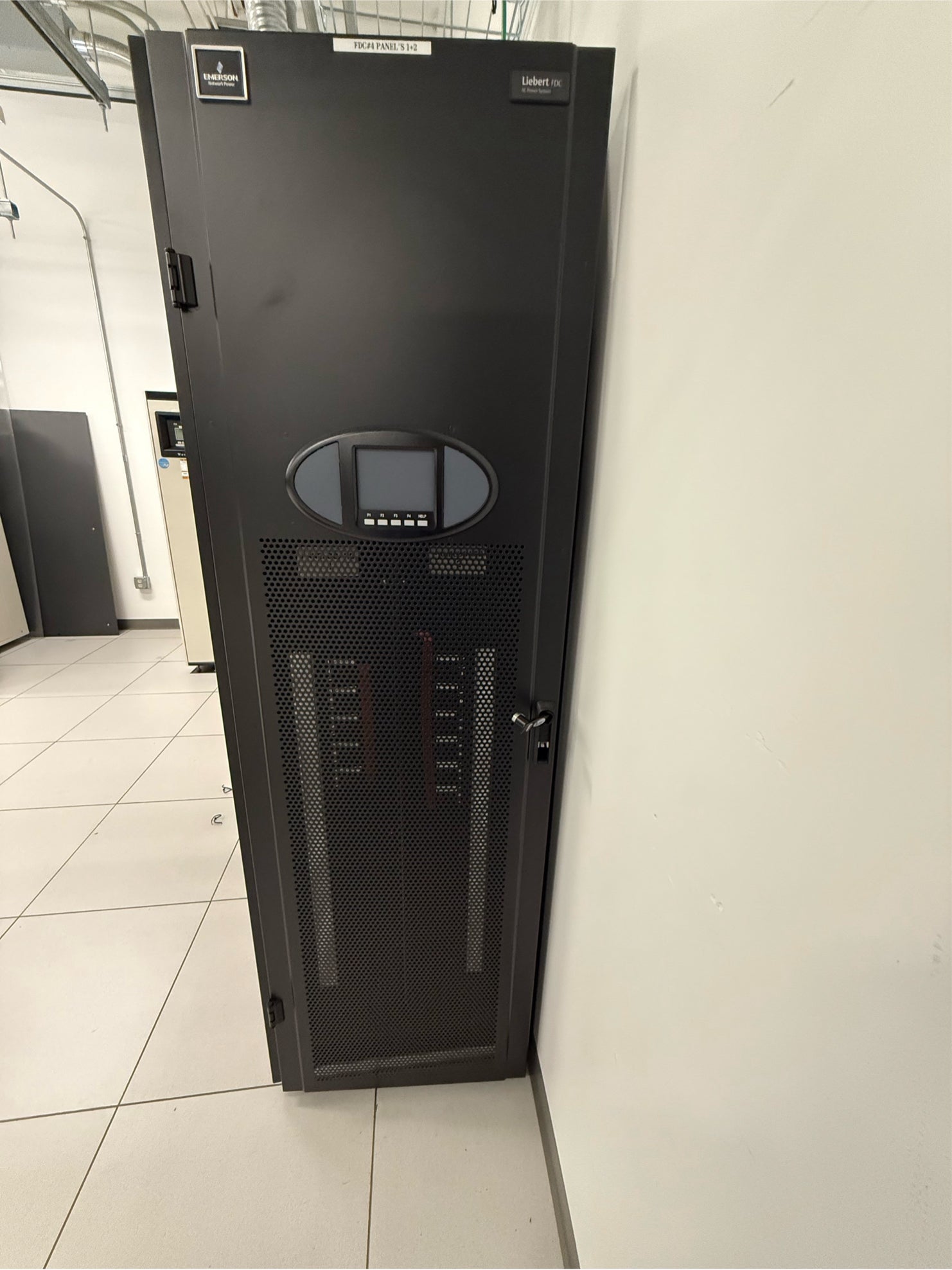 Emerson FDC6424SB70A109, distribution cabinet, 720A, 208/120 Volts, 2012 (4 available) - Image 1
