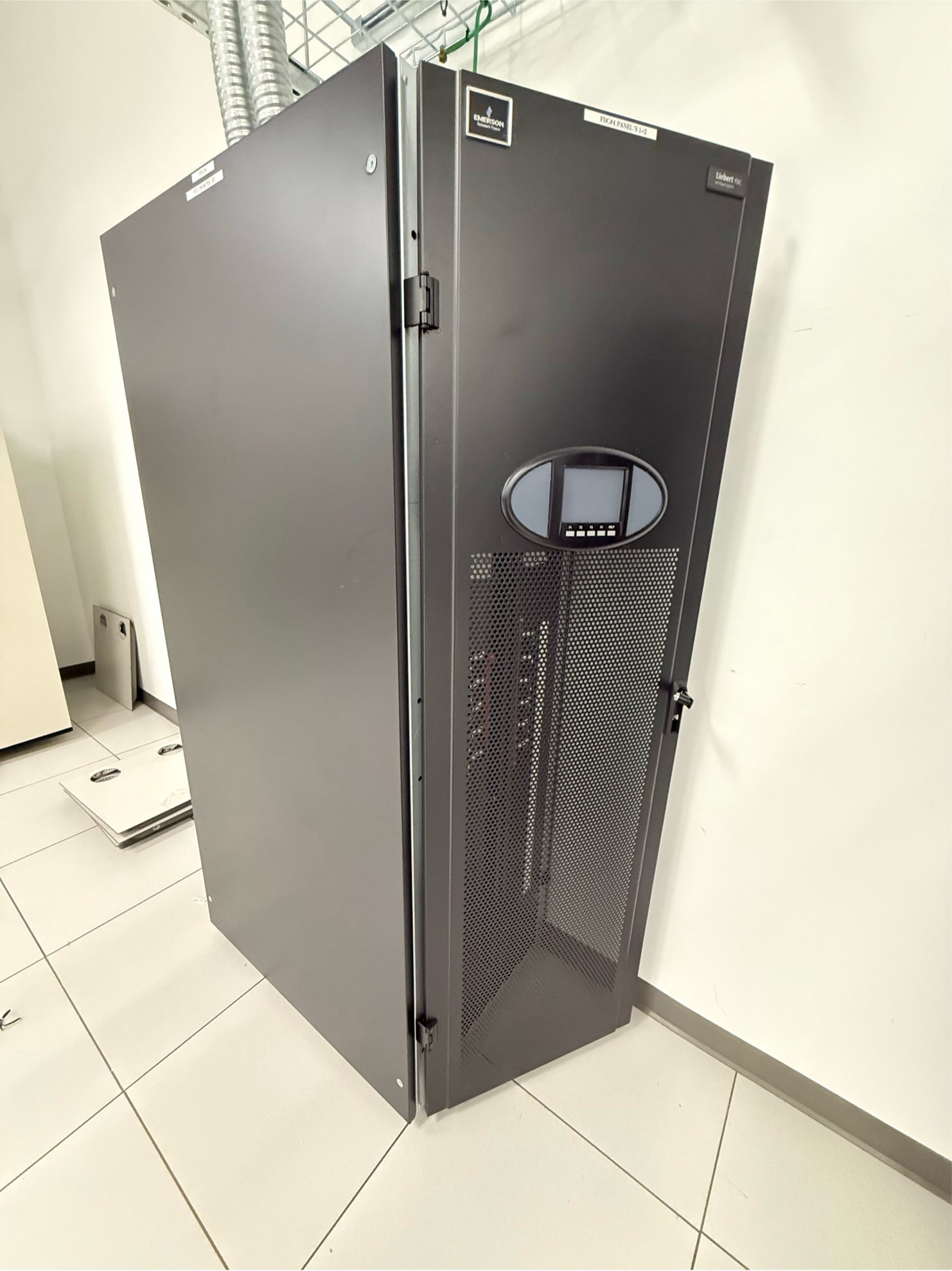 Emerson FDC6424SB70A109, distribution cabinet, 720A, 208/120 Volts, 2012 (4 available) - Image 4