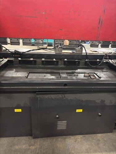 138 Ton, Amada #RG-125, CNC press brake, 10' overall, 3.9" stroke, 3-Axis, NC9-EX II, tool holders, 1999 - Image 2