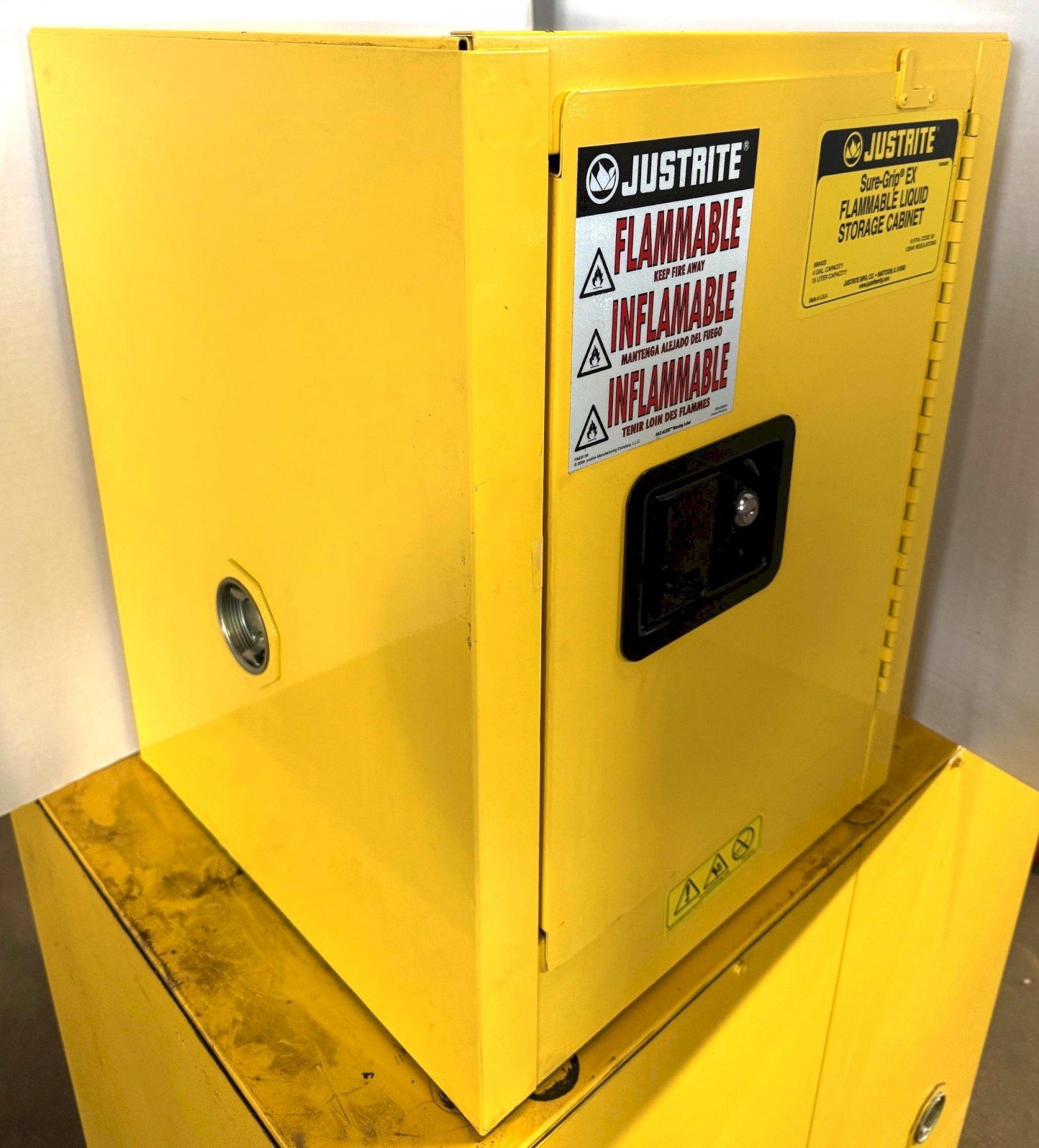 Justrite #890420, sure-grip ex flammable liquid storage cabinet, 22" H x 17" W x 17" D, 4 gallon capacity - Image 2