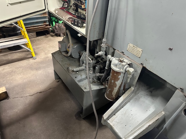 Heald Cincinnati Milacron #273A, universal internal grinder, 6-jaw chuck, workhead sine bar, hydrostatic ways - Image 11