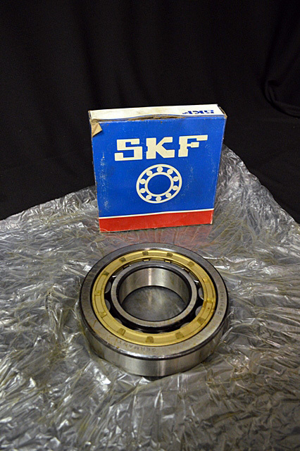 SKF #NU314ECM/C3, Cylindrical roller bearing, 70mm bore, unused - Image 1