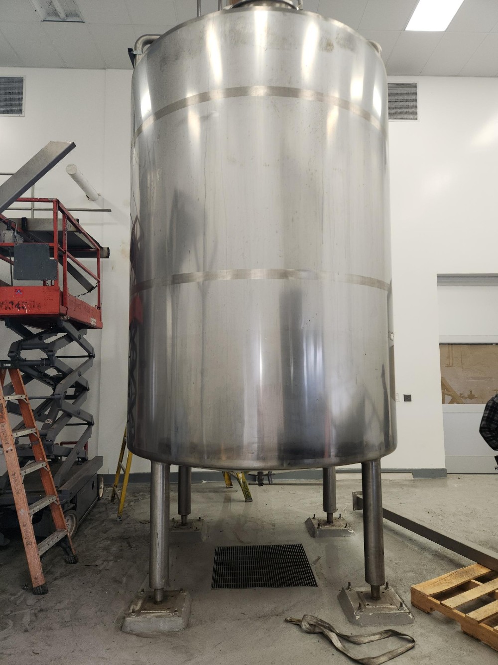 3000 gallon Tanks, 9ft. diameter, Mixer, Heat Jacket (2 available) - Image 5