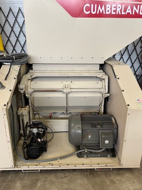 No. 1640X Cumberland, briquetter, hydraulic lift for blade & screen changing, 2 spare screens - Image 2