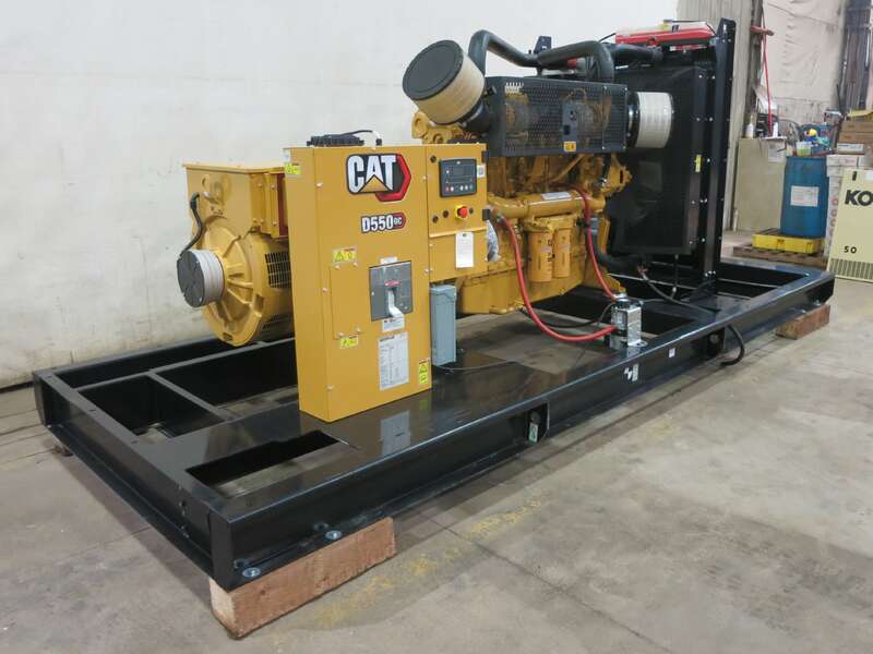 550 KW Caterpillar #C18, diesel generator set, 277/480 Volts, 900 HP @ 1800 RPM, EPA Tier 2, open power unit - Image 2