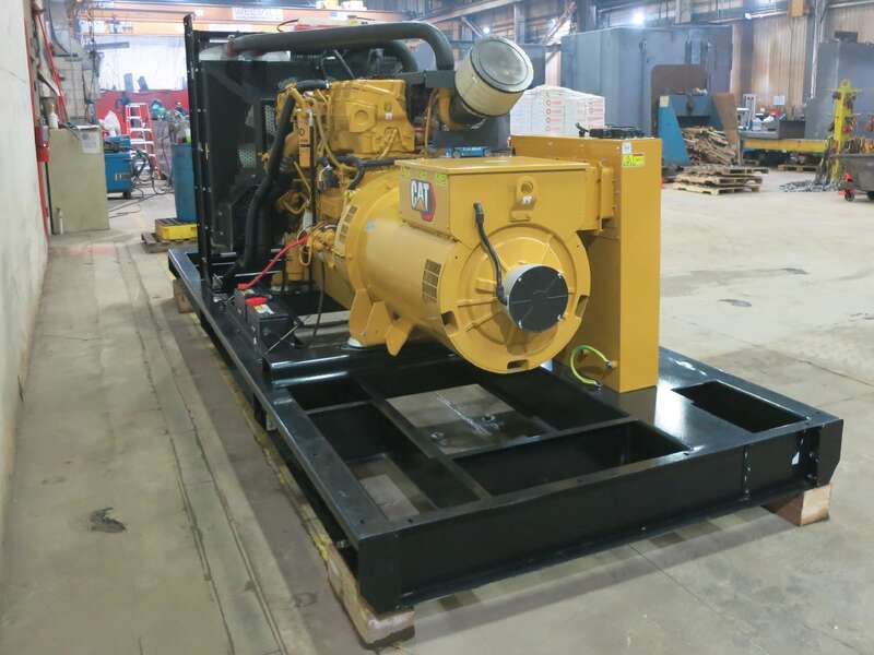 550 KW Caterpillar #C18, diesel generator set, 277/480 Volts, 900 HP @ 1800 RPM, EPA Tier 2, open power unit - Image 5