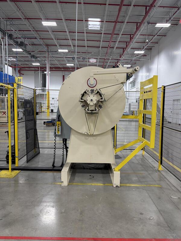 8000 lb. Colt #DHDR-800-24, servo feed line, 24" x .100" stock, overarm hold down, keeper arms, cabinet - Image 4