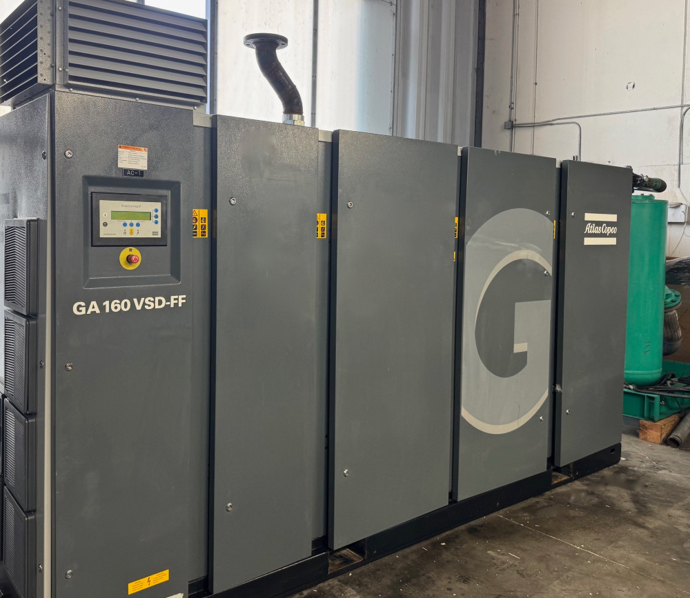 1056 cfm, 125 psi, Atlas Copco #GA160VSD, 160kw, full featured very low hours - Image 1