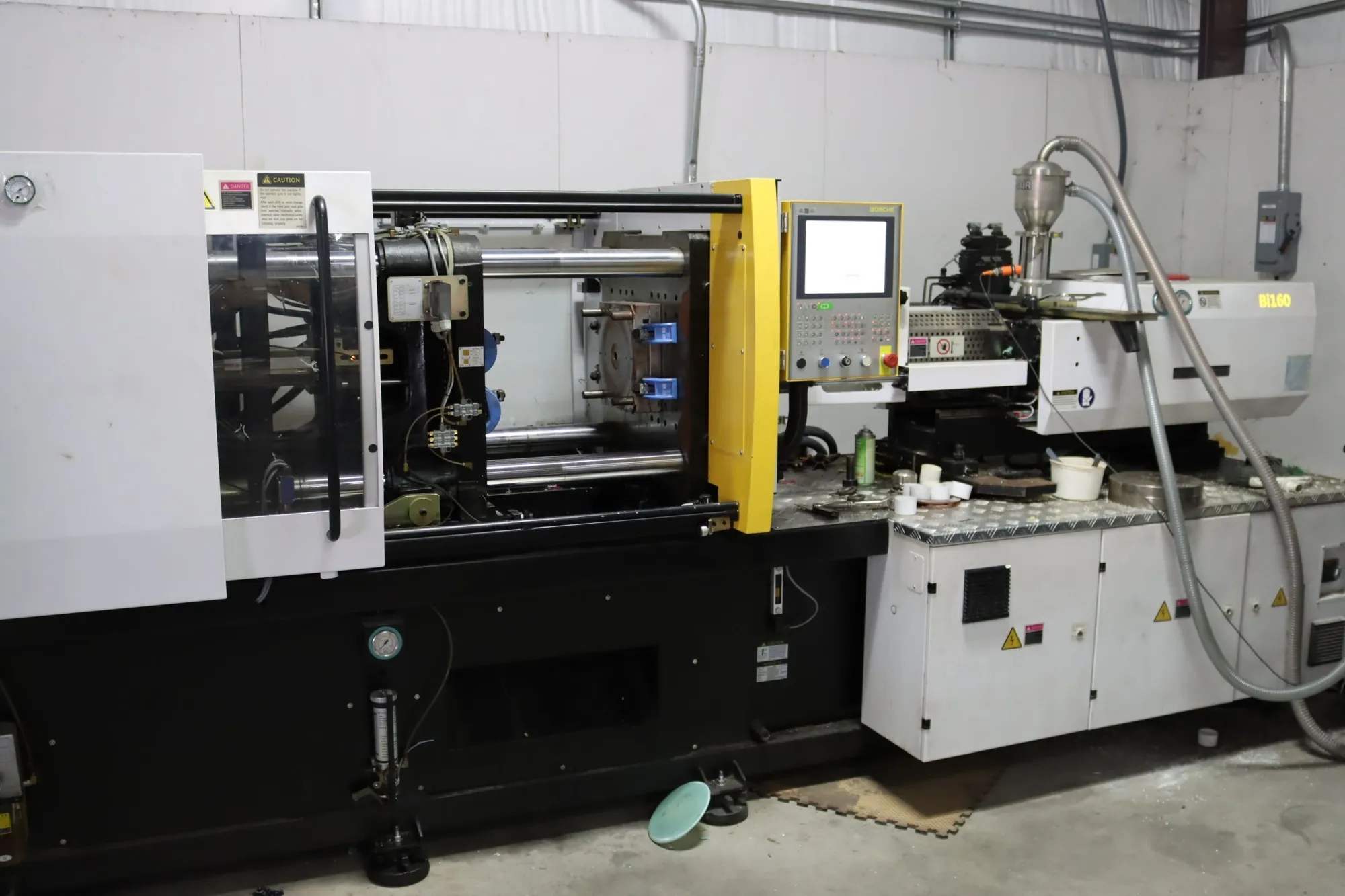 160 Ton, 10.9 oz., Borche #Bi160, servo hydraulic horizontal plastic injection molder, 18.5" x 18.5" tie bar - Image 2