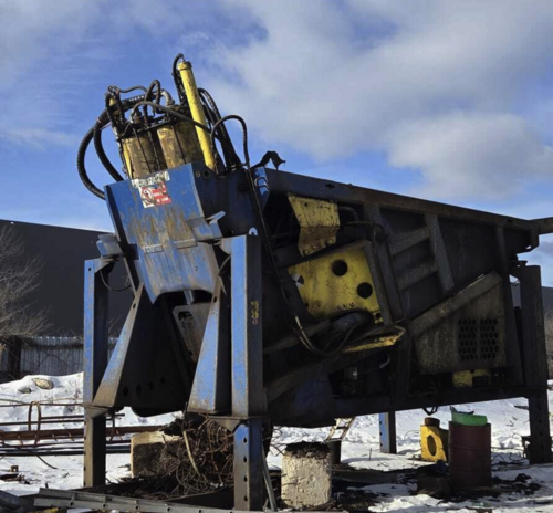 Bonfigliolo #Squalo-1500, used shear, 20 US TPH, 30 sec cycle time, diesel, 132 KW - Image 1