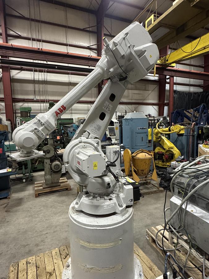 ABB, IRB 4600-40/2.55, 6-Axis robot with IRC5 controller, 40 Kg payload, 2550mm reach, like new, 2022 - Image 2