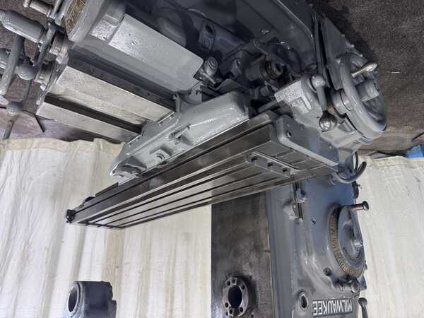Kearney & Trecker #2K, plain horizontal milling machine, 56" x 12" table, dual controls, overarm support, 7.5 - Image 2