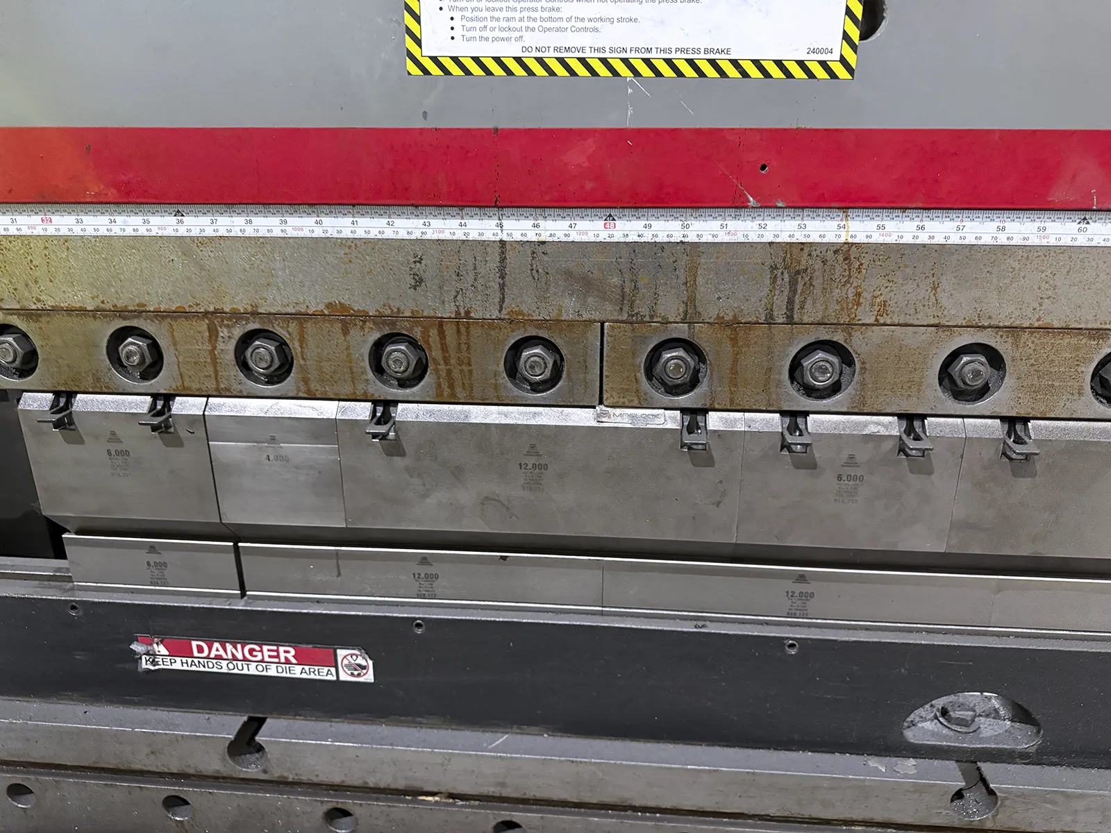 135 Ton, Cincinnati #135T, CNC hydraulic press brake, 12' overall, 126.5" between housing, 8" stroke, 12" - Image 9