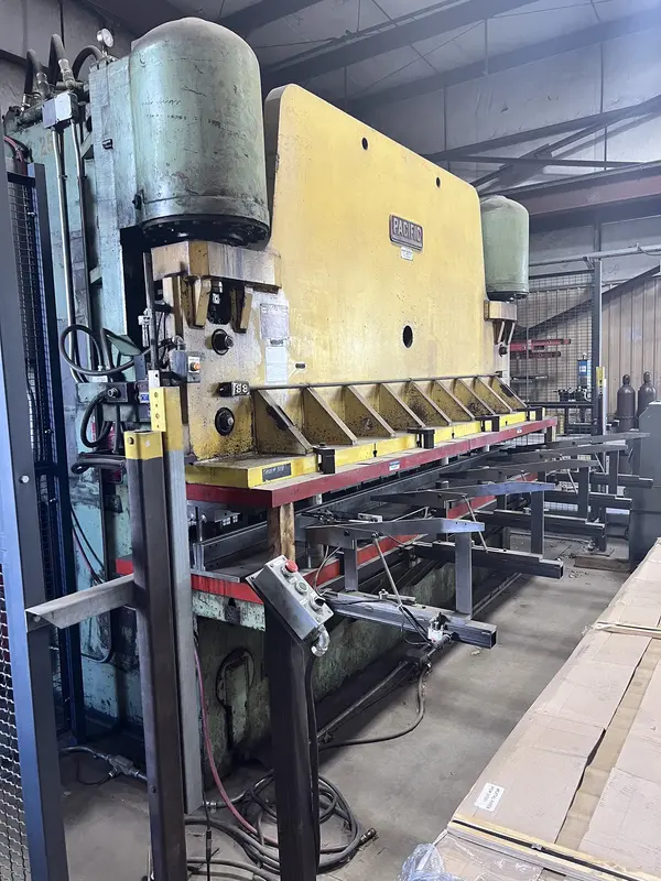 400 Ton, Pacific #400-12, hydraulic press brake, 125" between housing, 12" stroke, 10" throat, 1961 - Image 2
