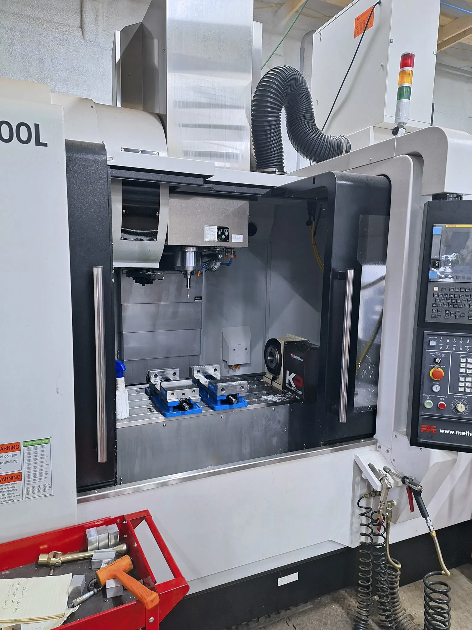 Methods #MV-1000L, CNC vertical machining center, 30+1 automatic tool changer, 39.4" X, 20.5" Y, 12000 RPM - Image 1