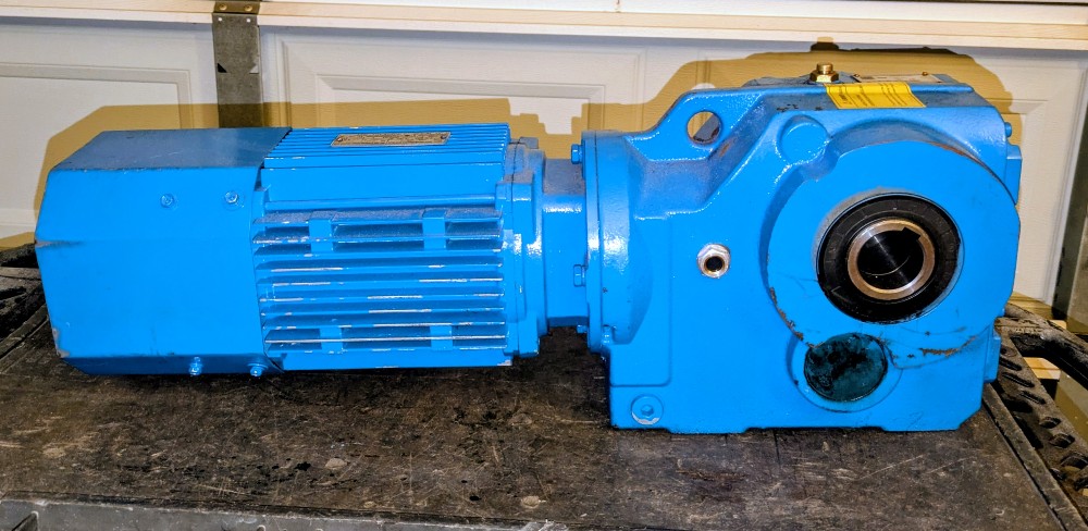Eastwell Gearbox 90 degree helical-bevel with 460V Electric Motor - Image 1