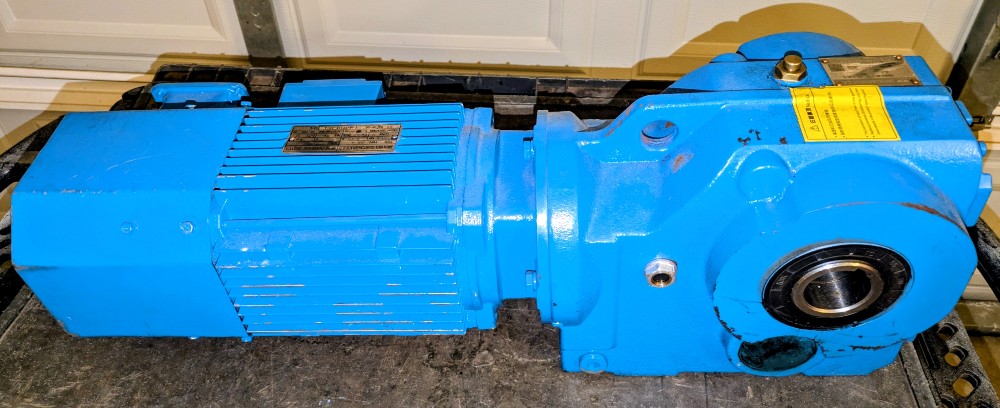 Eastwell Gearbox 90 degree helical-bevel with 460V Electric Motor - Image 2
