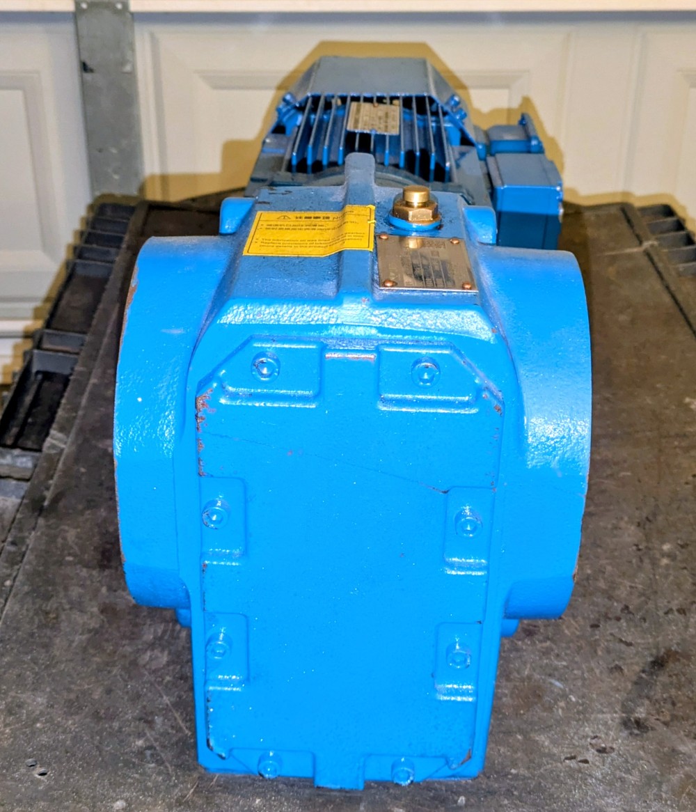 Eastwell Gearbox 90 degree helical-bevel with 460V Electric Motor - Image 5