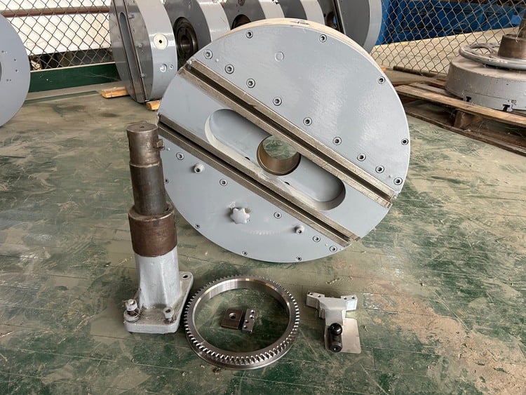 24" Giddings & Lewis #CF, facing head - Image 2