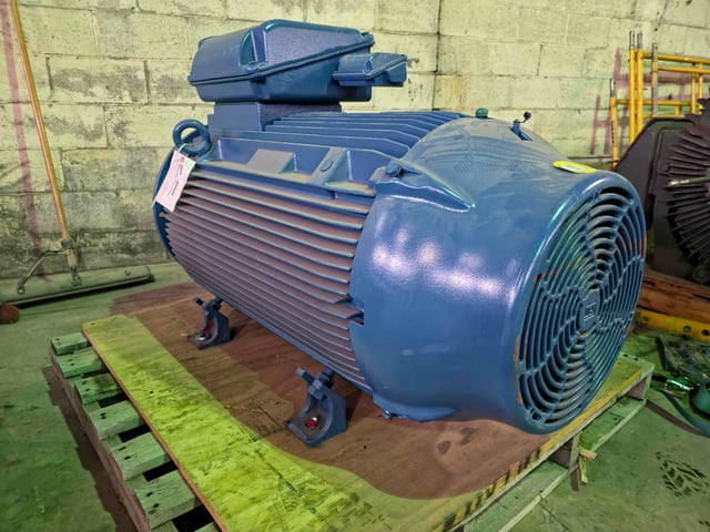 200 HP 1800 RPM Weg, Frame 447/9TD, TEFC BB, 460 Volts, New Surplus - Image 2