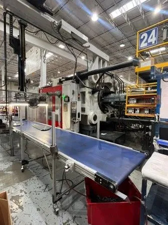 1760 Ton, 540 oz., Cincinnati Milacron #ML-1760-540, 72.2" x 55.3" tie bar spacing, 129.9" daylight, 2007 - Image 2