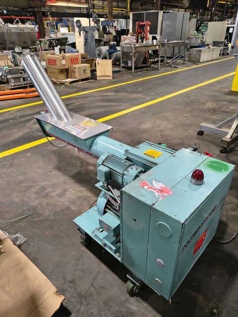 Polymer Systems #1010-AE, Auger feed granulator, 10" x10" cutting chamber - Image 4