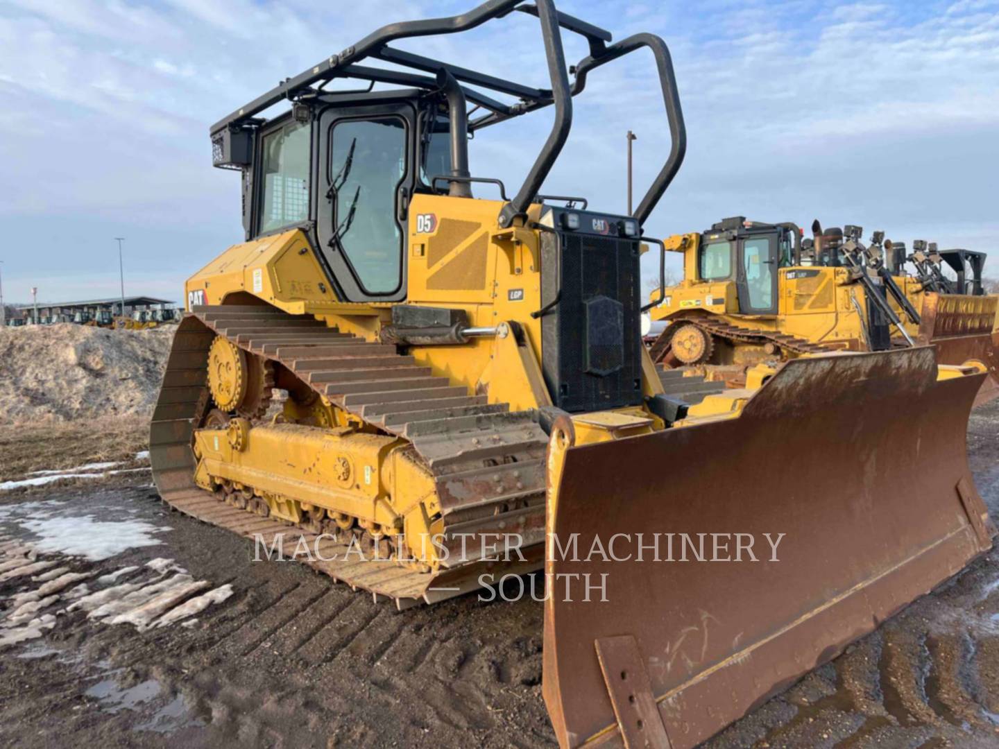 Caterpillar D5 LGP, Crawler Dozer, 2051 hours, S/N: Z6A01542, 2022 - Image 2