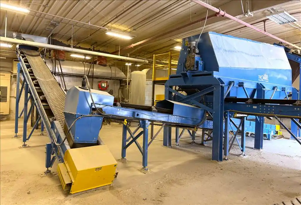 Andela, 20 ton/hr. glass pulverizing line, with surge hopper, pulverizer, trommel screen, label remover - Image 3
