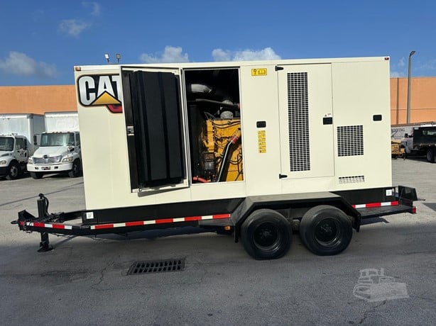 400 KW Caterpillar #XQ400, Portable Diesel Generator Set, CAT 3456 engine, EMCP control panel, 1800 RPM - Image 2