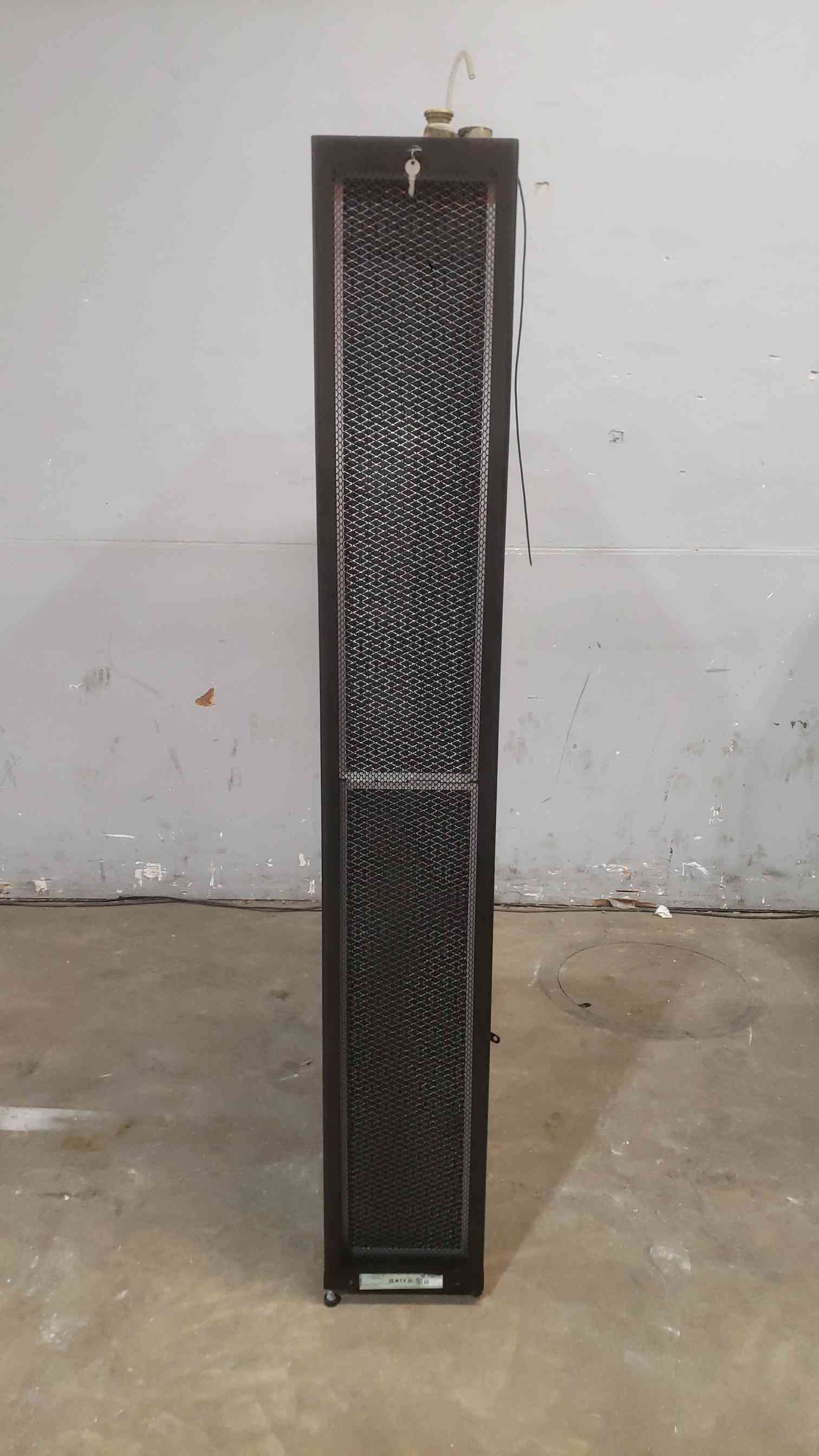 APC Schneider #ACRC301S, InRow Cooling Unit, Chilled Water, 100-240 VAC (5 available) - Image 1