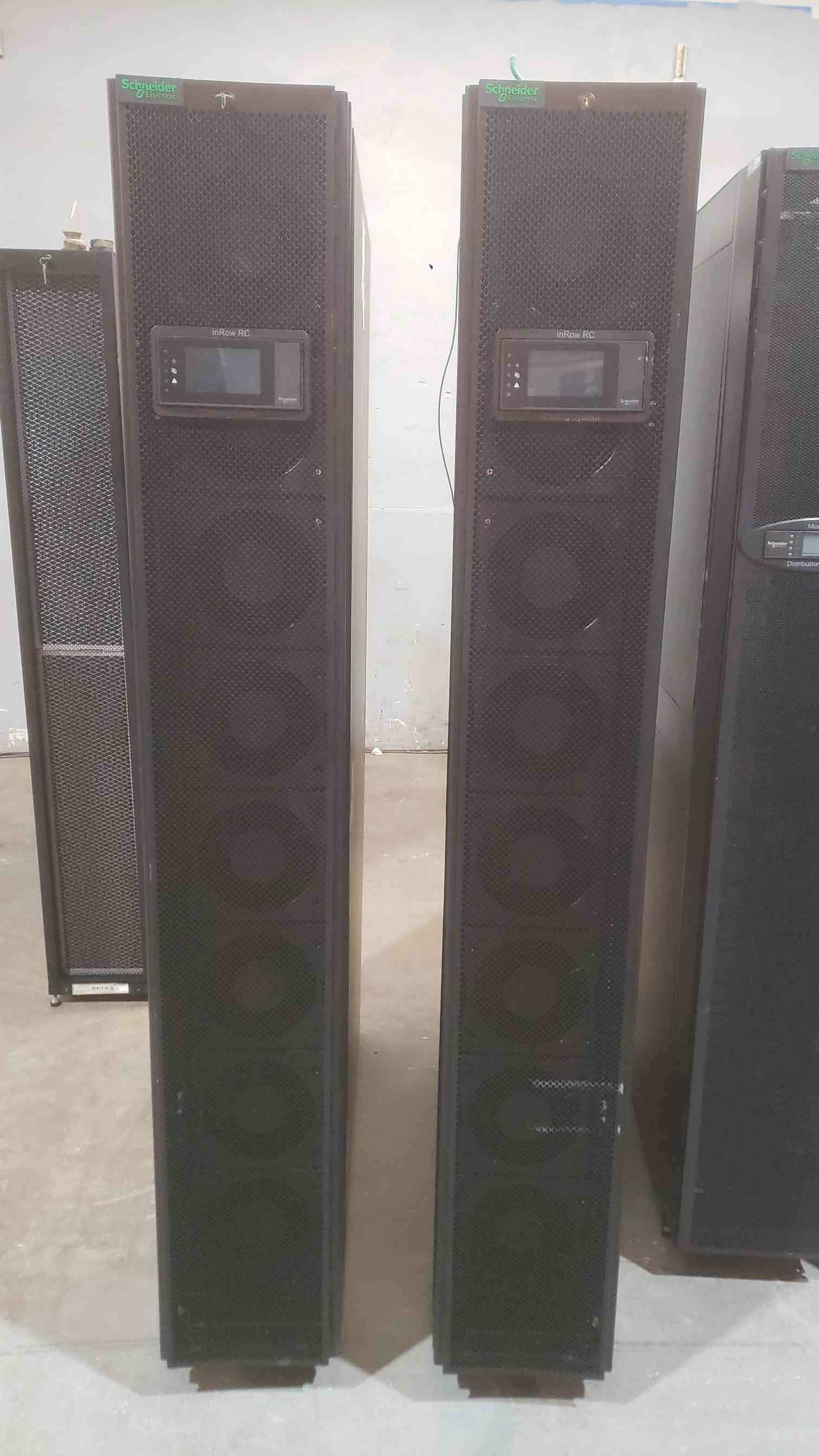 APC Schneider #ACRC301S, InRow Cooling Unit, Chilled Water, 100-240 VAC (5 available) - Image 3