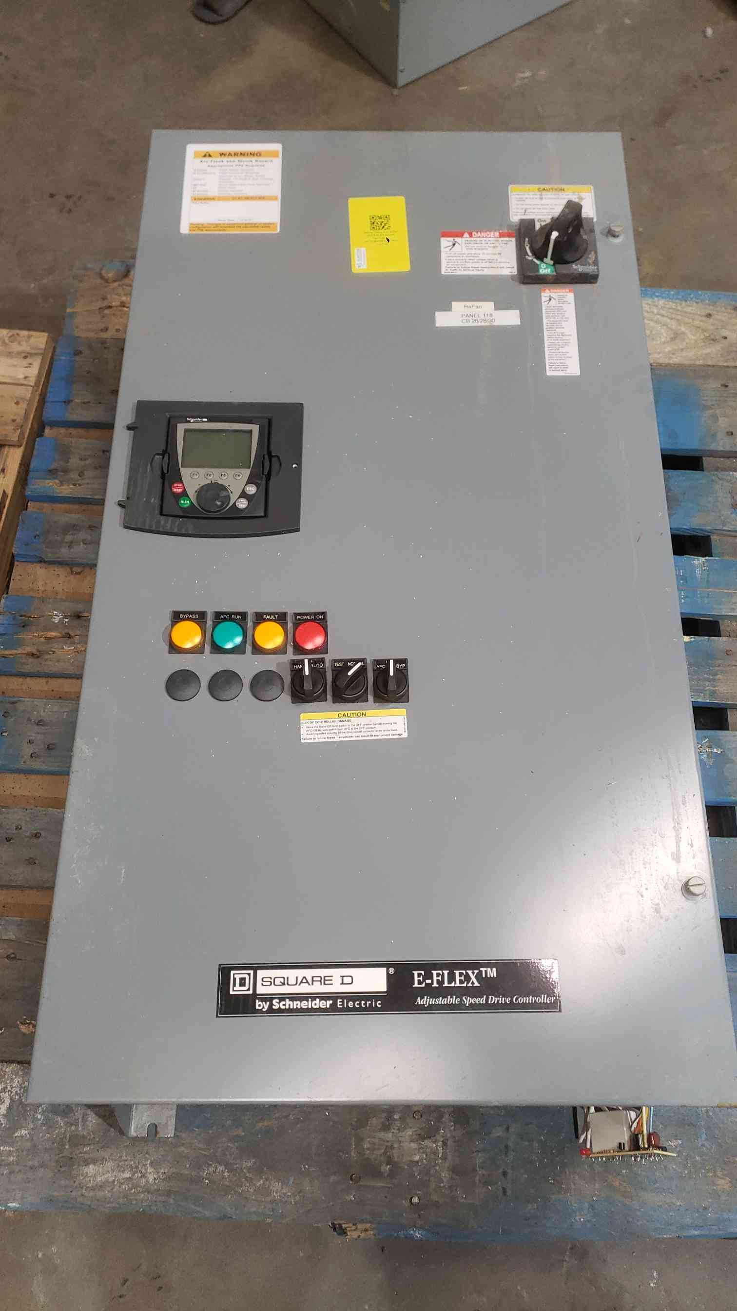 Square D A07B08A09R09, E-FLEX Motor Controller, 460 Volts, 3PH (2 available) - Image 1