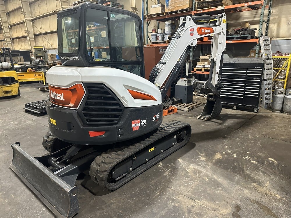 Bobcat #E42, like new - Image 1