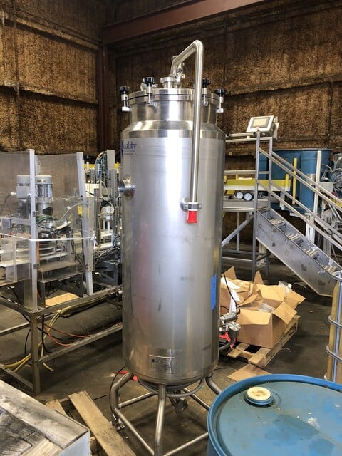 Vibra Screw #20-3, Live Bottom Bin, 1/2 HP motor, carbon steel, dual outlet - Image 9