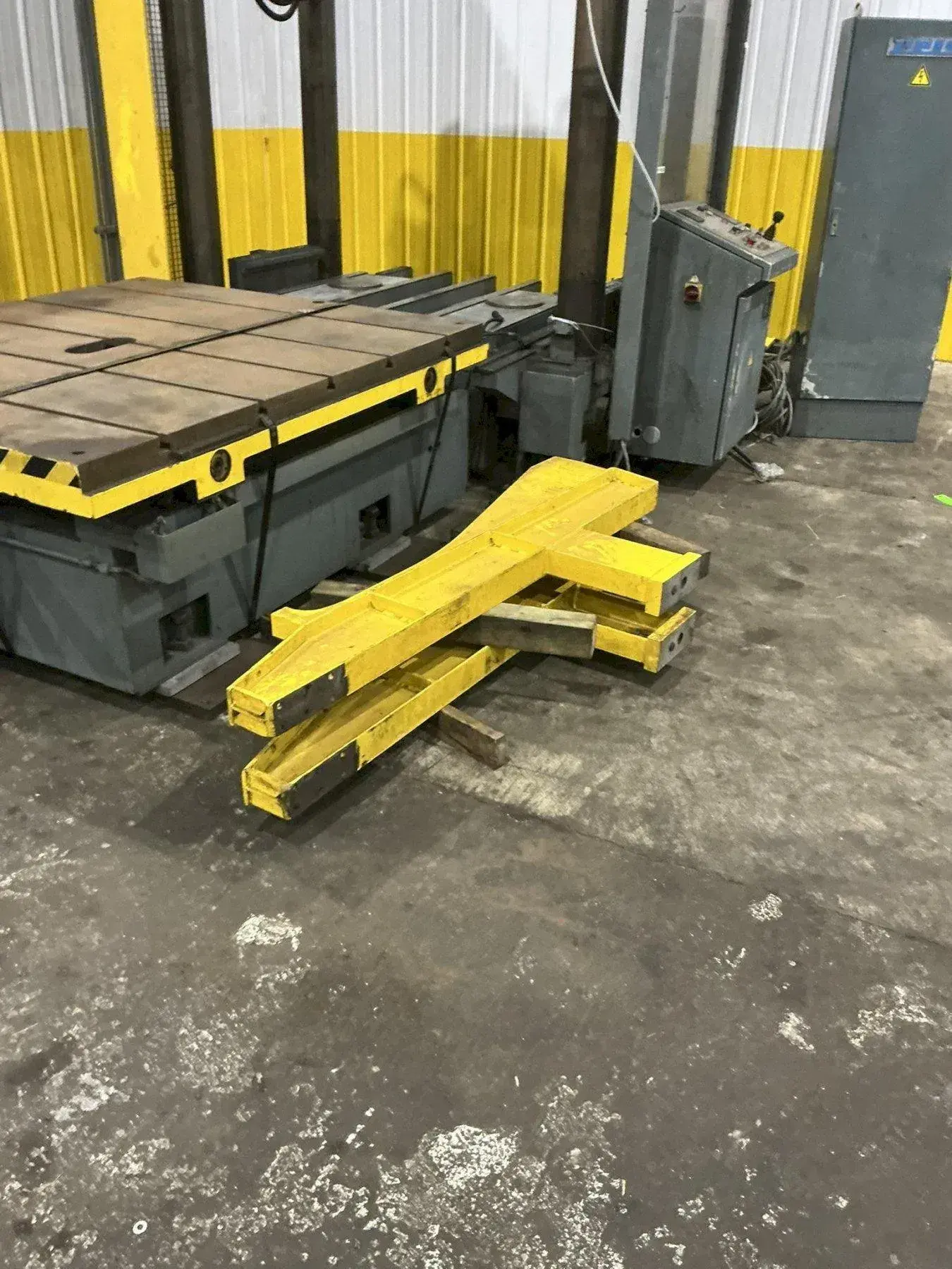 100 Ton, Reis #TUS-160, Hydraulic Mold Spotting & Tryout Press, 61" x 71" bed, 39.4" stroke, 41.3" daylight - Image 2