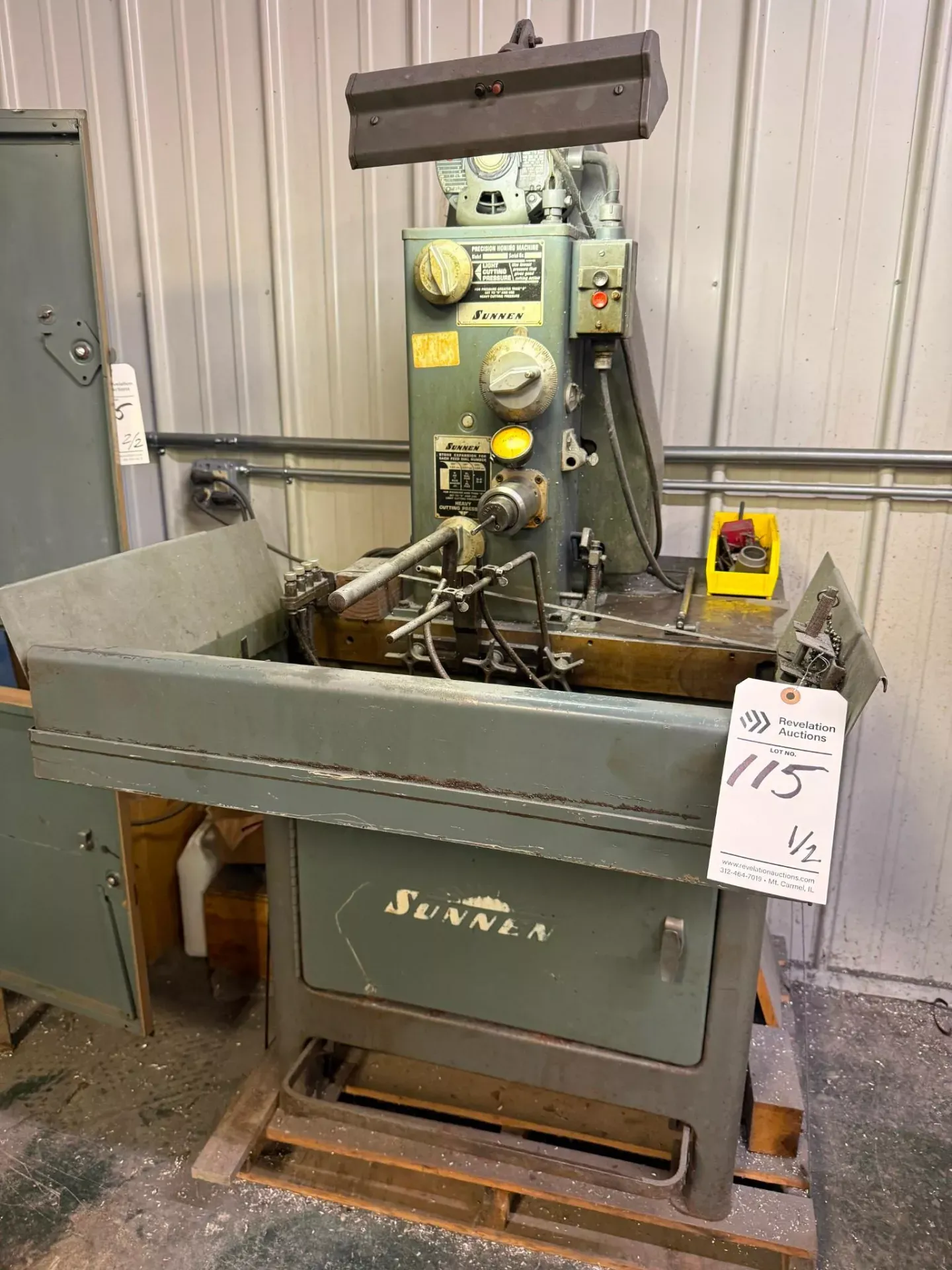 Sunnen #MBB-1660, 6.5" precision horizontal hone with tooling, self energized band type spindle brake - Image 2