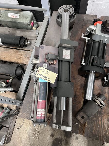 MTS #204.61, Hydraulic Actuator, 11 KIP (50kN), 6" dynamic stroke, 6.8" static, MTS hydraulic service - Image 1