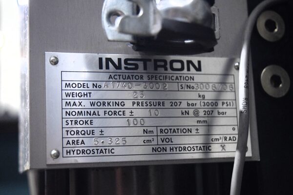 Instron #8872, 10kN fatique testing system, 2 columns, 18" btwn columns, hydraulic lits & controls - Image 3