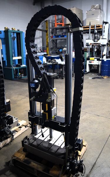 Instron #8872, 10kN fatique testing system, 2 columns, 18" btwn columns, hydraulic lits & controls - Image 4