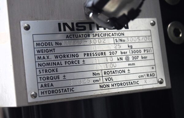 Instron #8872, servo hydraulic fatigue testing system, 10 kN @ 3000 psi, 2 columns, 18" btwn columns - Image 3