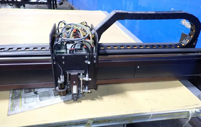 Gerber, Cutting Table, w/Computer, 96" x 75" capacity - Image 5