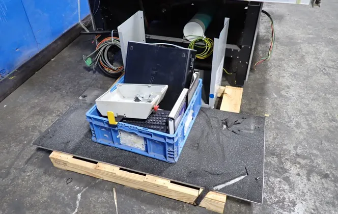 Gerber, Cutting Table, w/Computer, 96" x 75" capacity - Image 10
