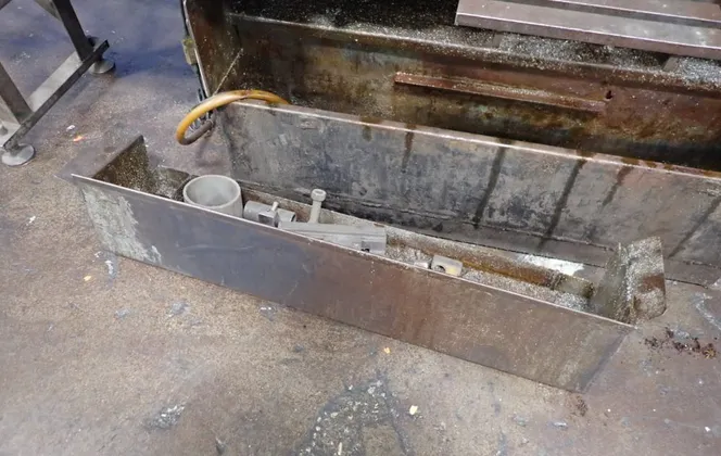 15.5" x 19.5" Wells & Sons, Horizontal Band Saw, w/ 9.5" x 115" Roller Conveyor, 1" Blade width, 1465/1760 RPM - Image 9