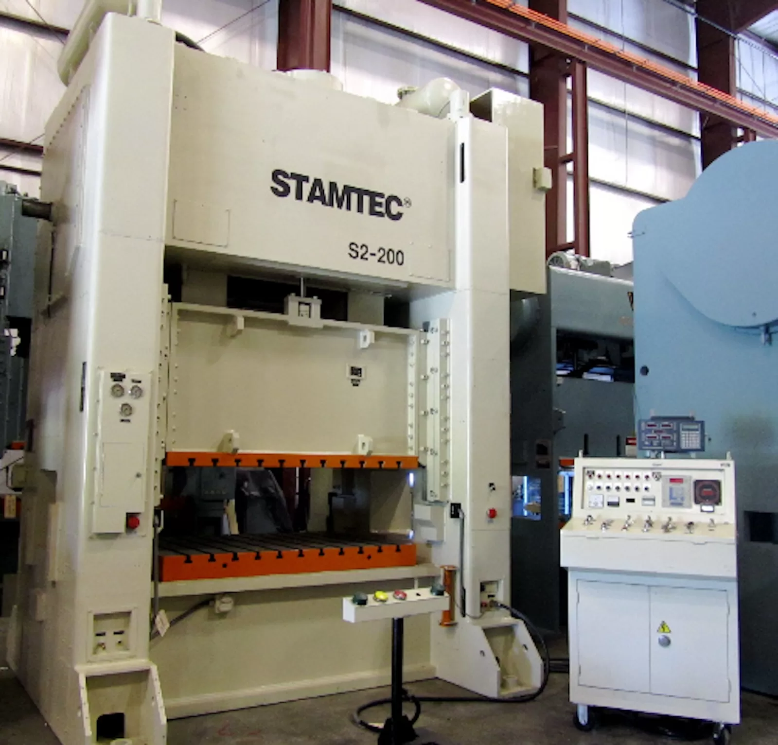 220 Ton, Stamtec #S2, 3.94" stroke, 20.7" Shut Height, 72" x48" bed, 60-120spm, recond' d, under power price - Image 2
