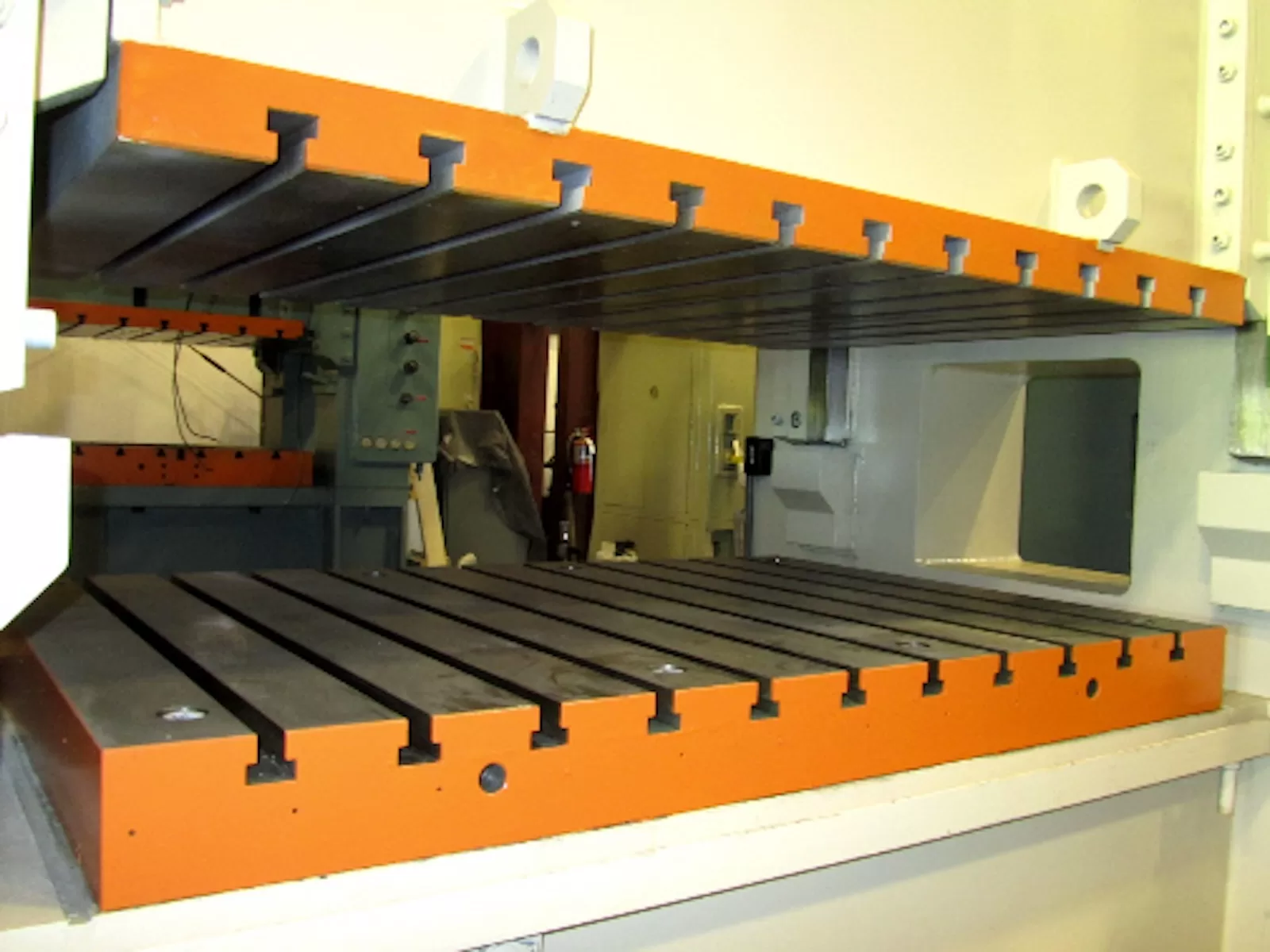 220 Ton, Stamtec #S2, 3.94" stroke, 20.7" Shut Height, 72" x48" bed, 60-120spm, recond' d, under power price - Image 3