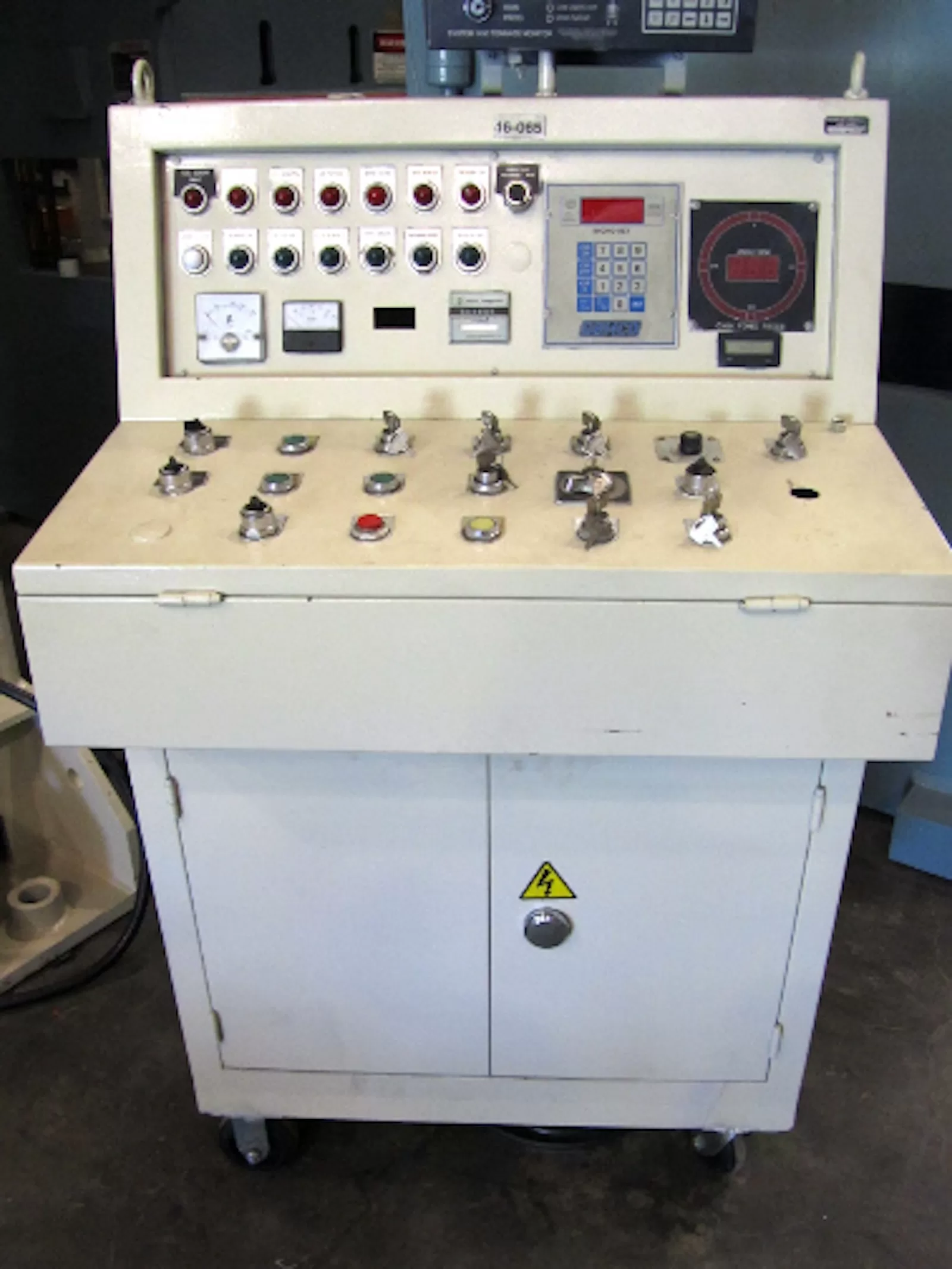 220 Ton, Stamtec #S2, 3.94" stroke, 20.7" Shut Height, 72" x48" bed, 60-120spm, recond' d, under power price - Image 5